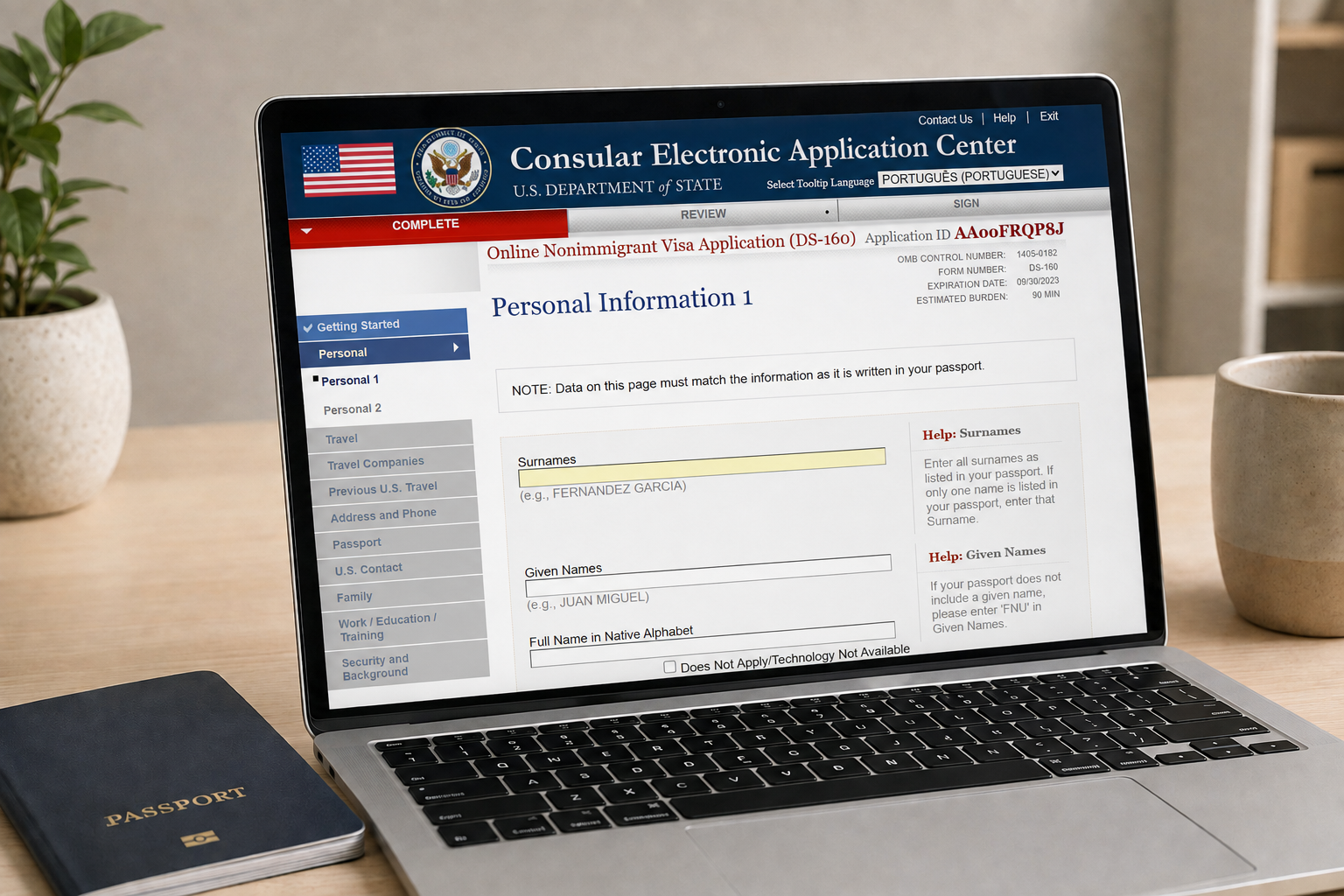 Página oficial do formulário DS-160 aberta em um notebook para solicitar o visto americano.