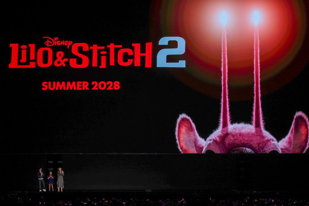 Legenda: O anúncio de Lilo & Stitch 2 confirmou a estreia da continuação para maio de 2028.