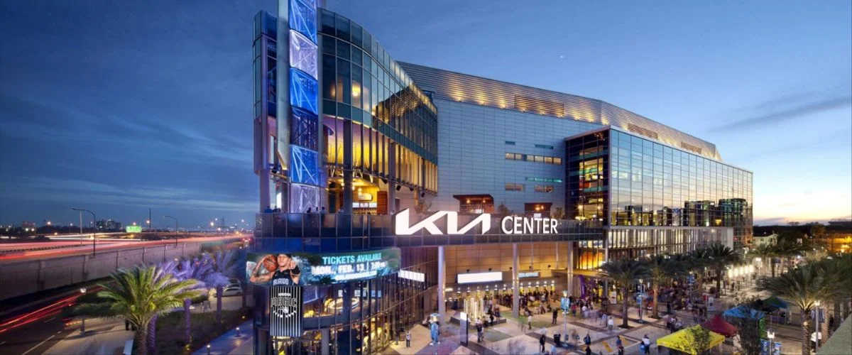 Kia Center durante uma noite de shows e eventos na cidade.
